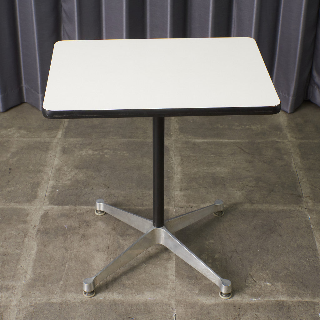 イームズ コントラクトベース テーブル