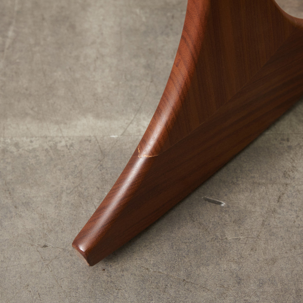 astro オーバルコーヒーテーブル