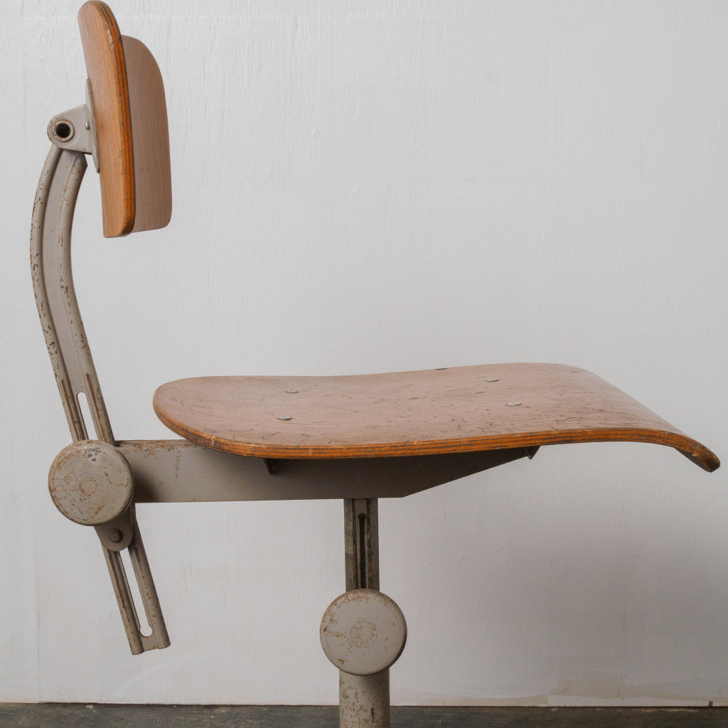 ドラフティングチェア