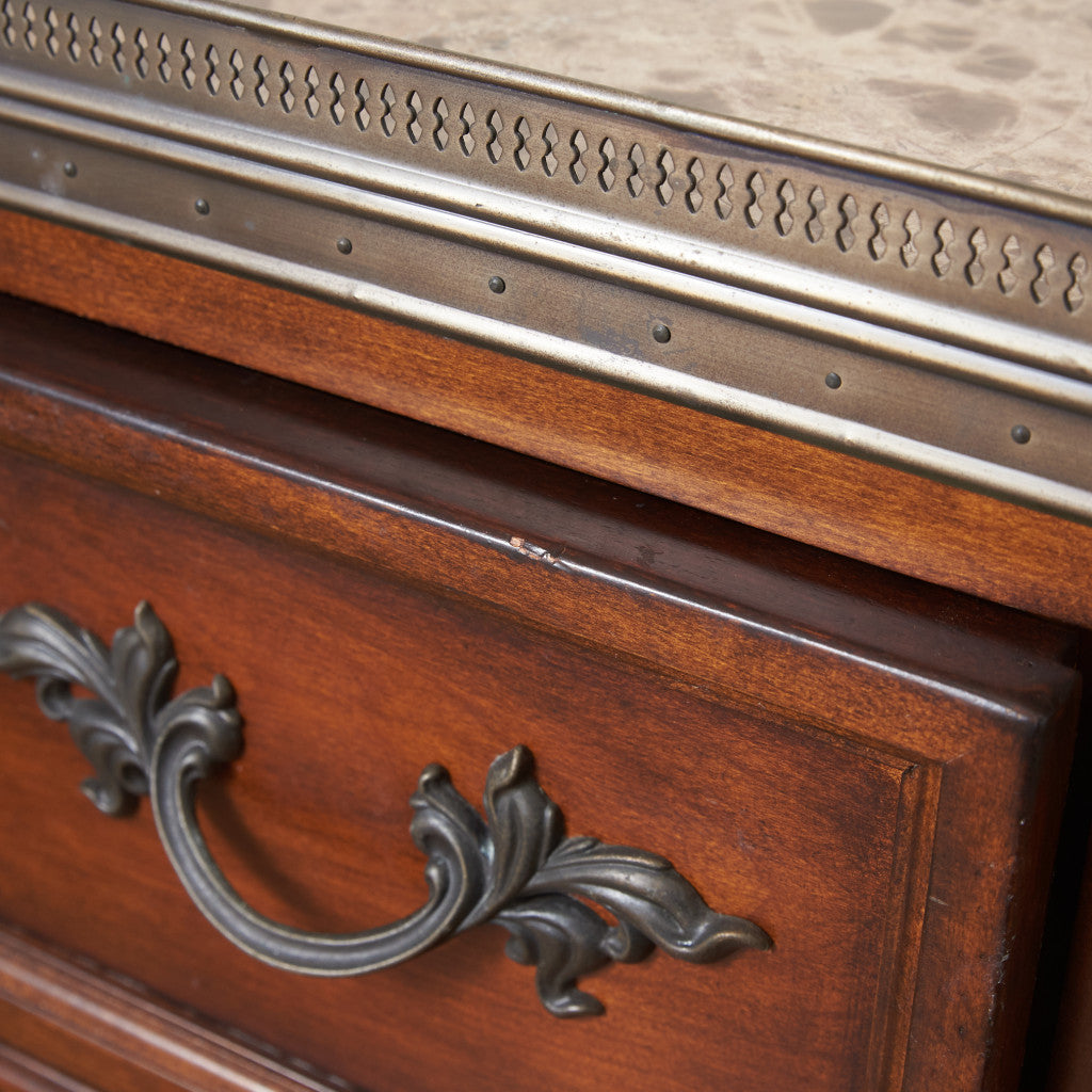 サイドテーブル