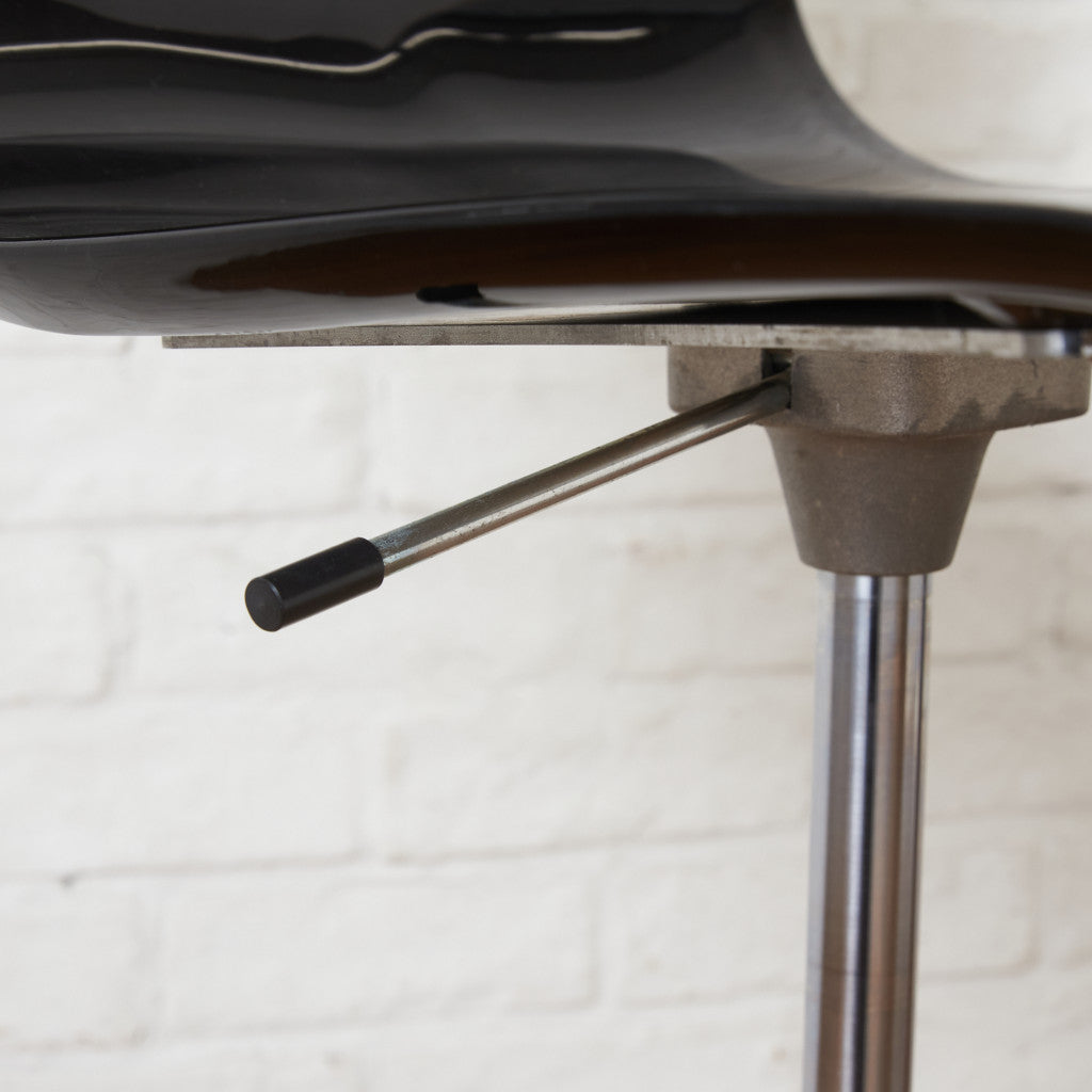 WOK 535 カウンターチェア