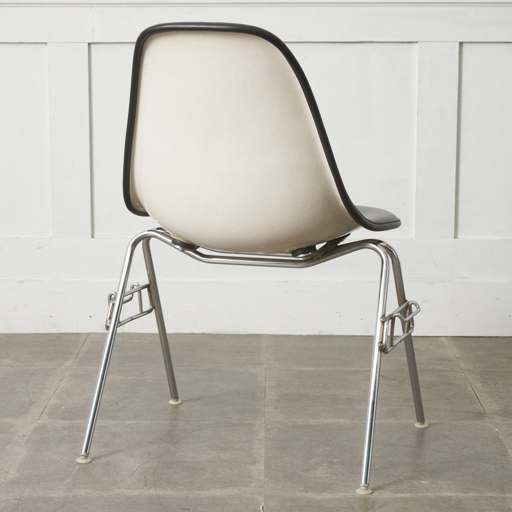 サイドシェルチェア スタッキングベース