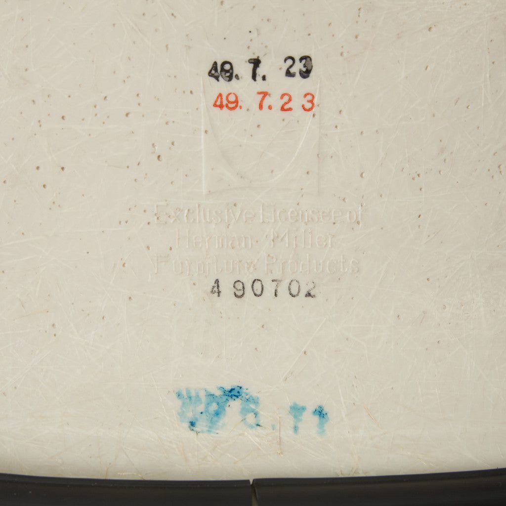 サイドシェルチェア スタッキングベース