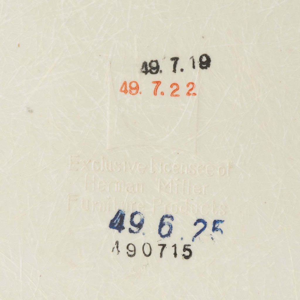 サイドシェルチェア スタッキングベース