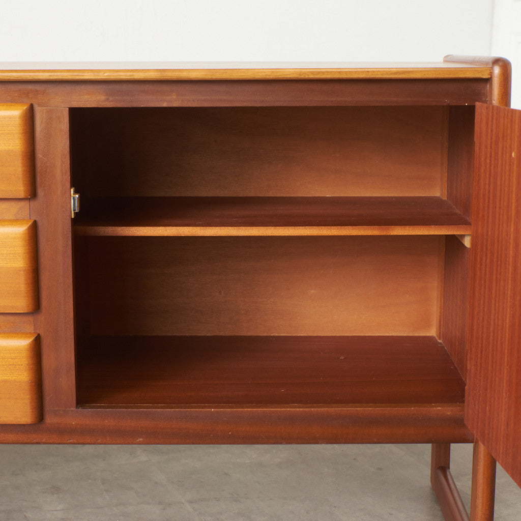 英国ヴィンテージ サイドボード