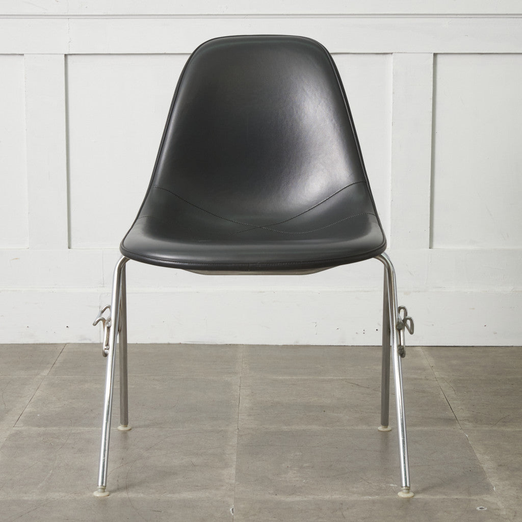 サイドシェルチェア スタッキングベース