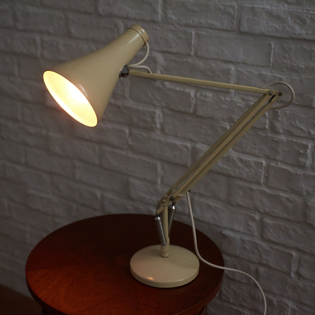 ヴィンテージ デスクランプ Model 90