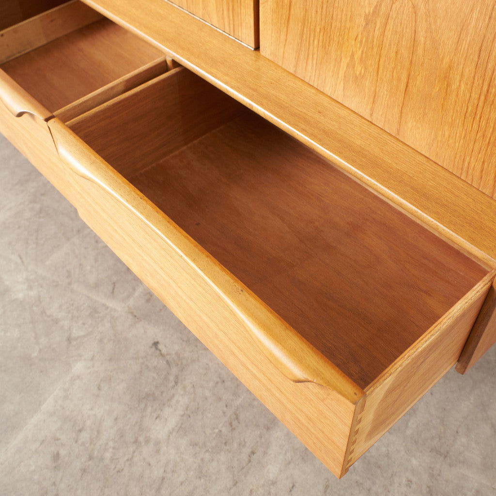 S-Form ヴィンテージ ハイサイドボード