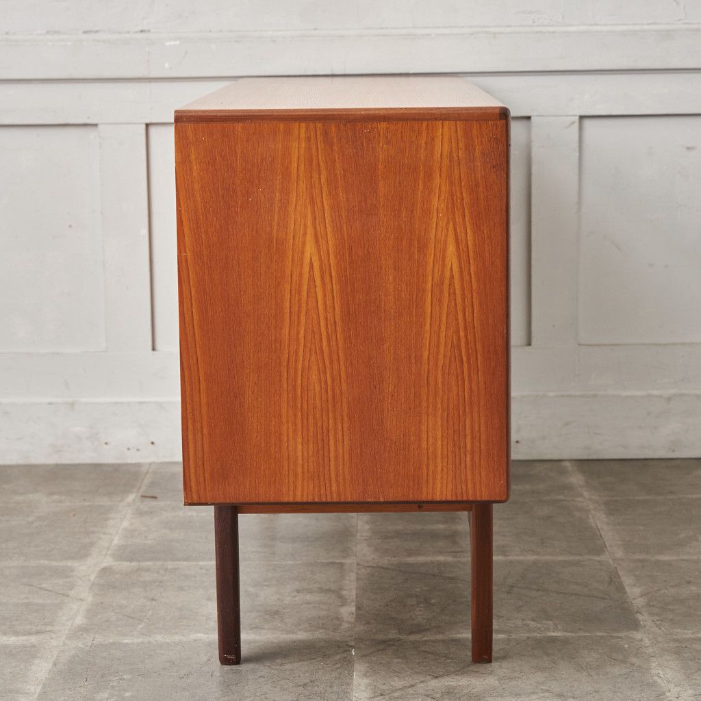 Fresco 脚付きサイドボード (4072)|ジープラン G-PLAN|ビクター・ブラムウェル・ウィルキンス Victor Bramwell Wilkins