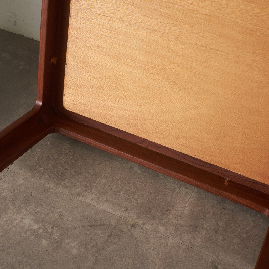 タイルトップ コーヒーテーブル