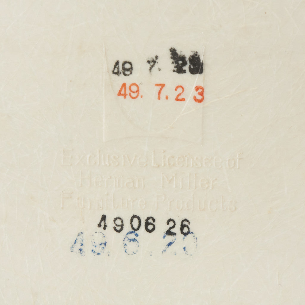 サイドシェルチェア スタッキングベース