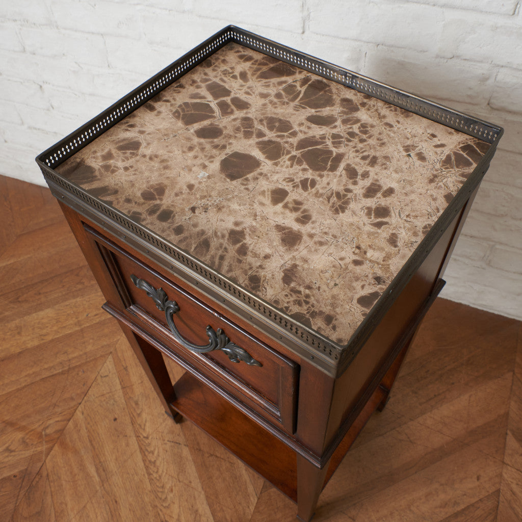 サイドテーブル