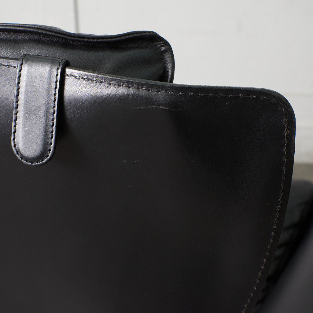 423 CAB ラウンジアームチェア