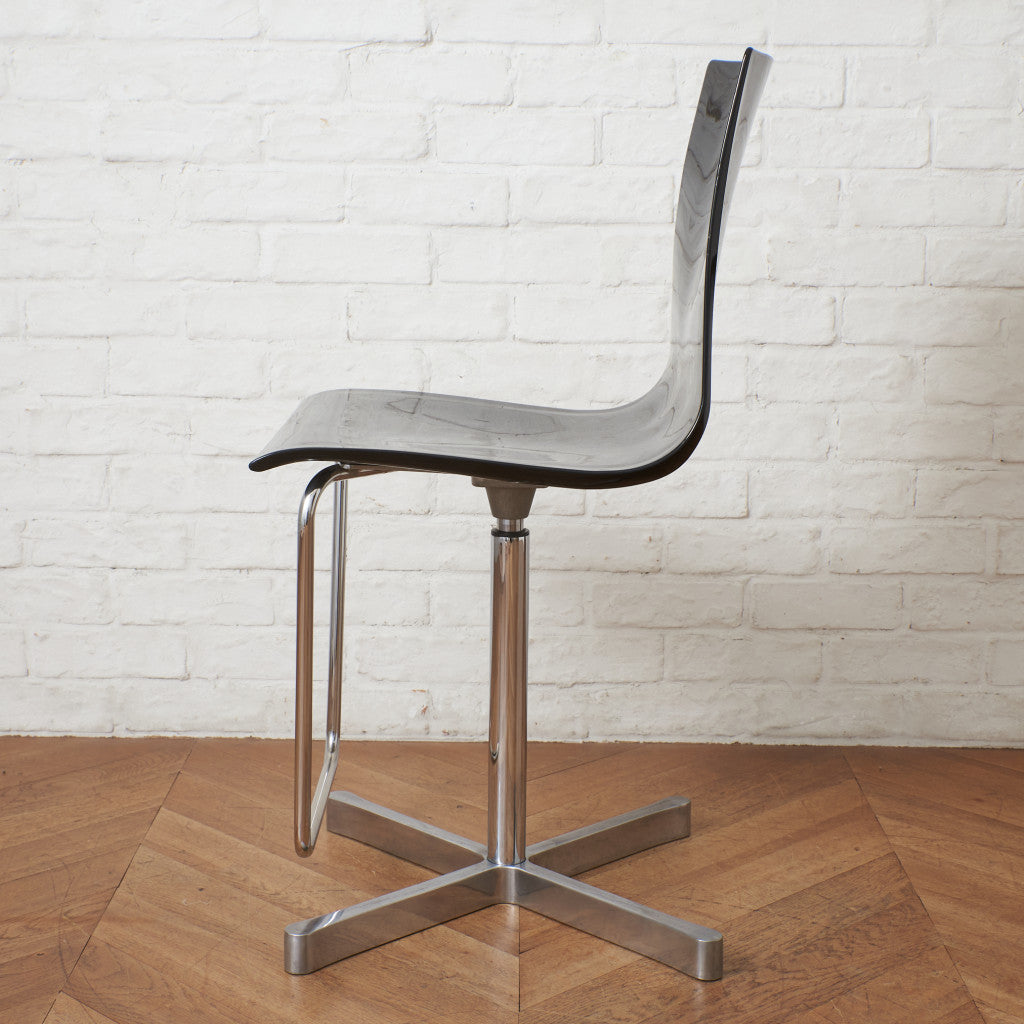 WOK 535 カウンターチェア