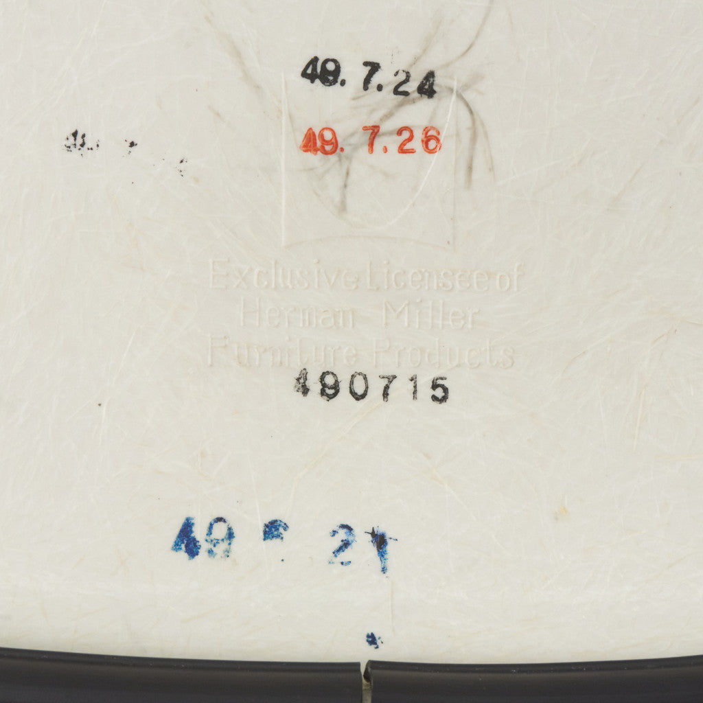 サイドシェルチェア スタッキングベース