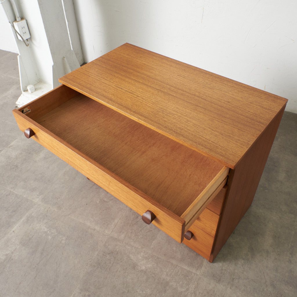 英国ヴィンテージ 4段チェスト