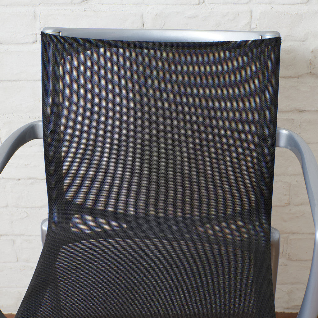 HIGH FRAME スタッキング アームチェア