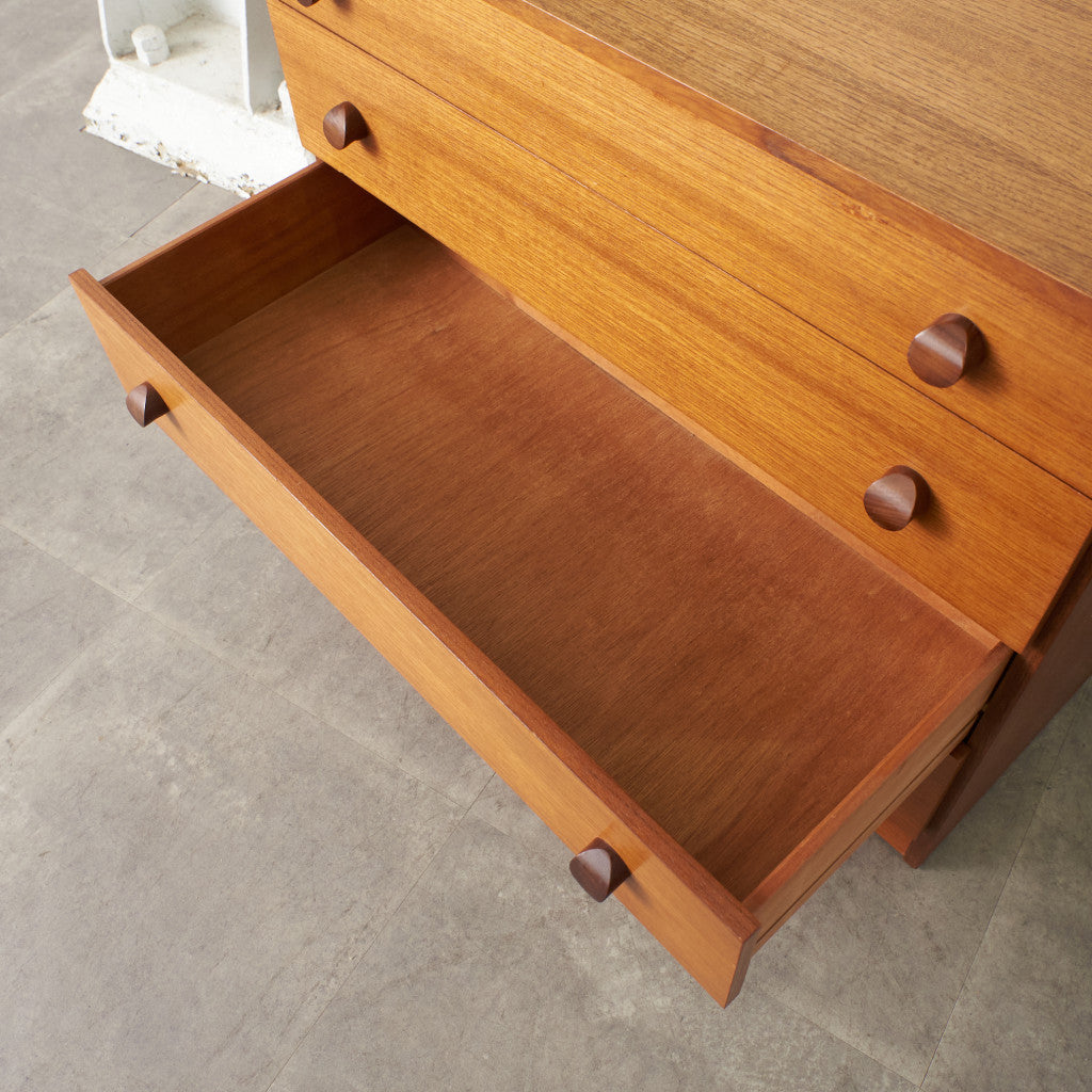 英国ヴィンテージ 4段チェスト