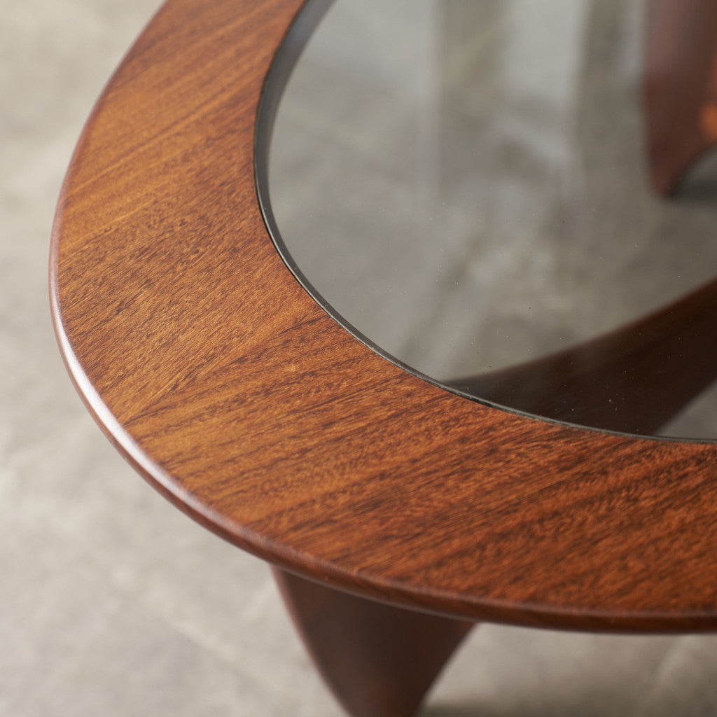 astro オーバルコーヒーテーブル