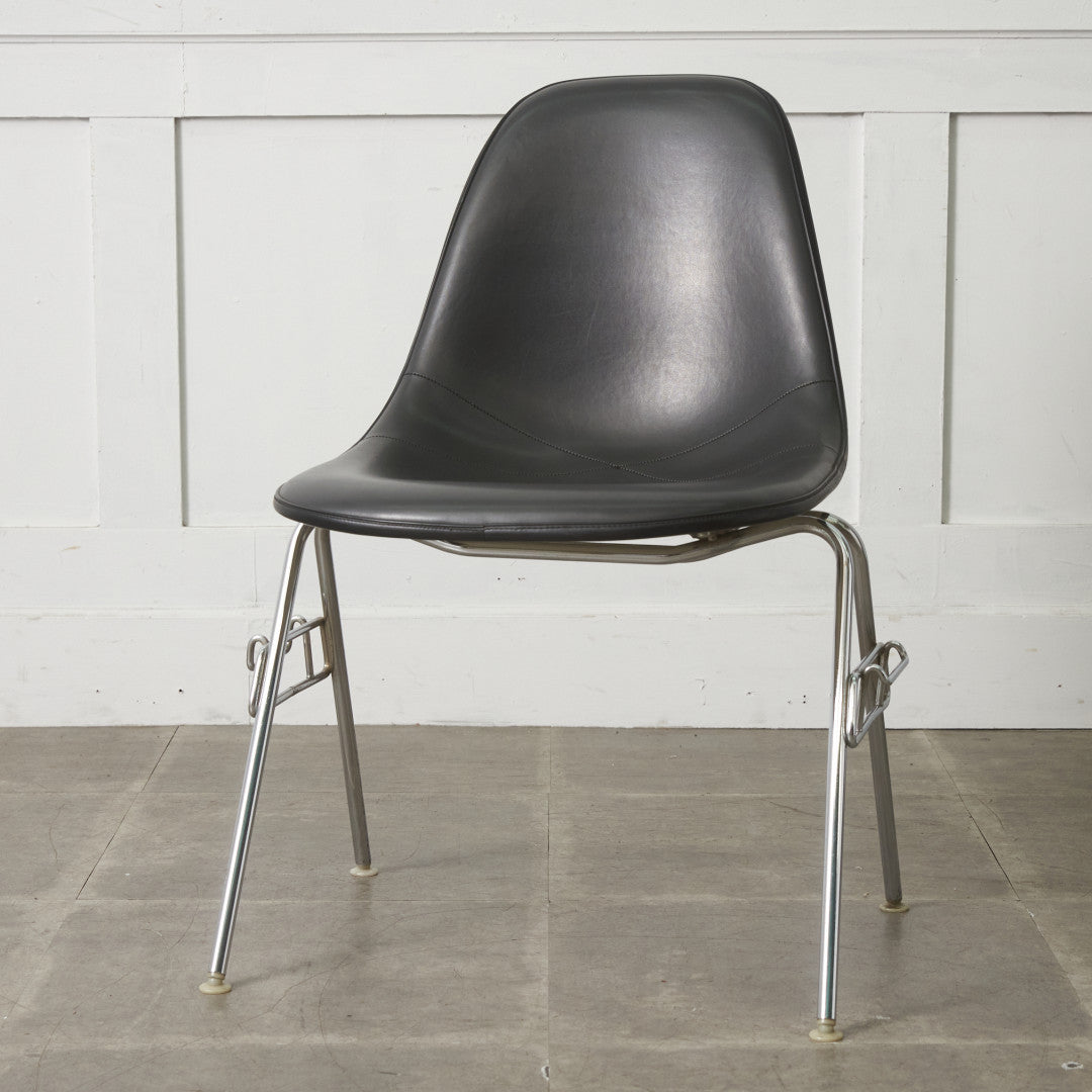 サイドシェルチェア スタッキングベース