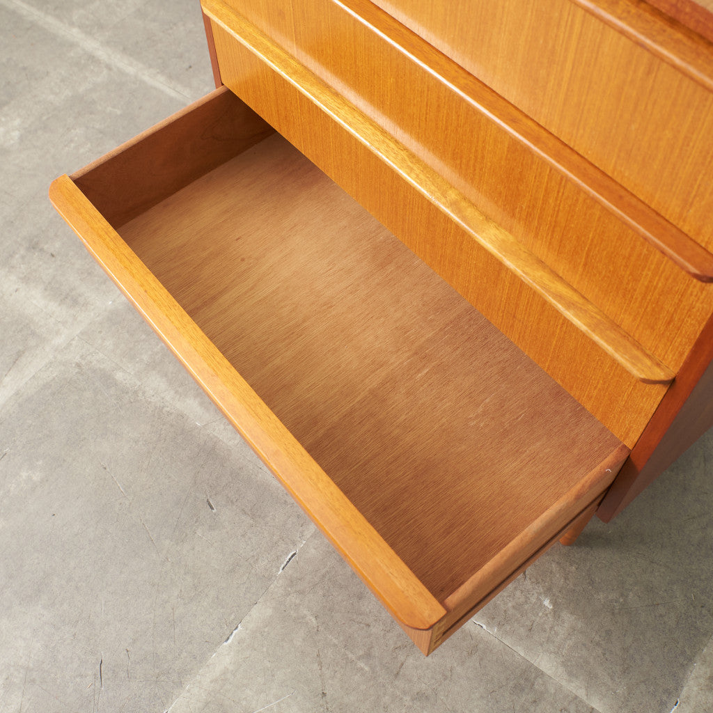 英国 ヴィンテージ 4段 チェスト