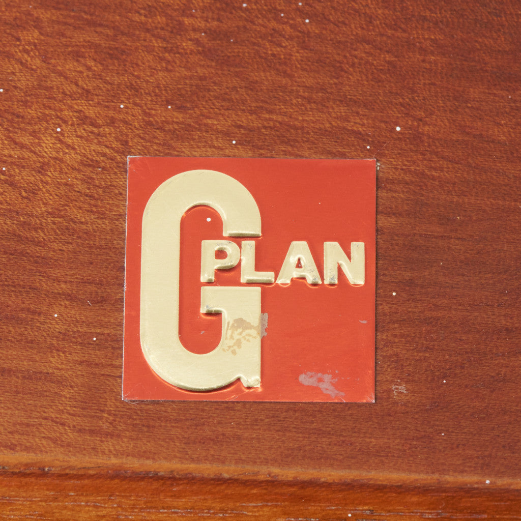 Fresco ガラスキャビネット / カスタム