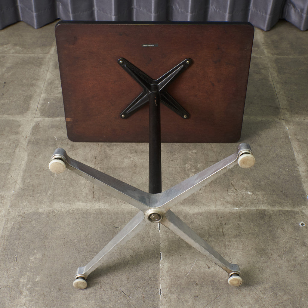 イームズ コントラクトベース テーブル