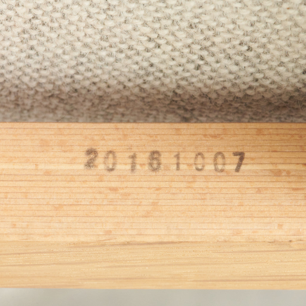 ABOUT A CHAIR アバウト ア チェア