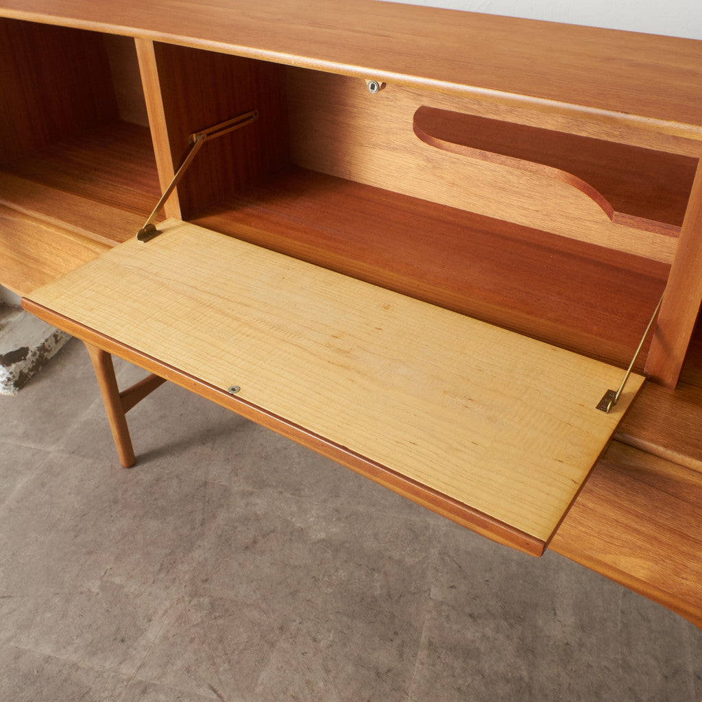 S-Form ヴィンテージ ハイサイドボード