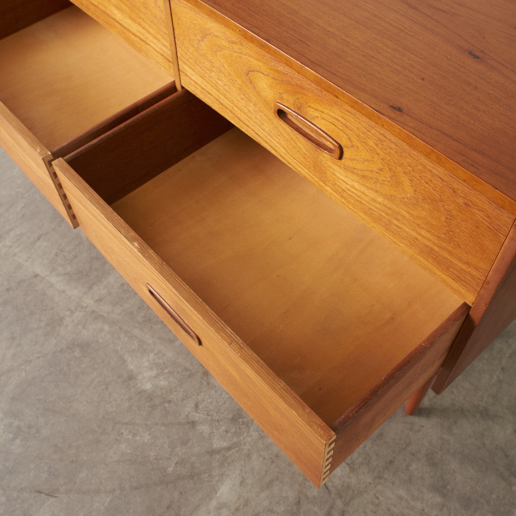 イギリスヴィンテージ サイドボード