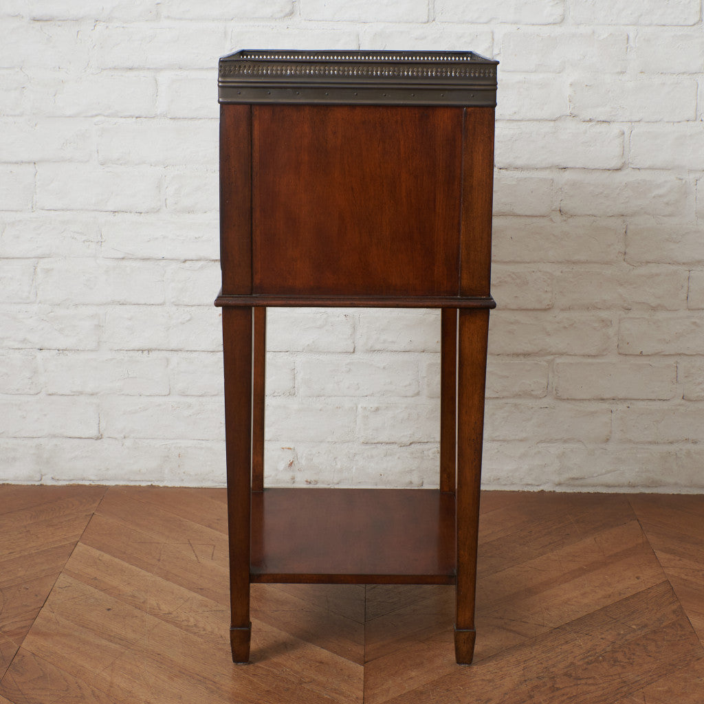 サイドテーブル