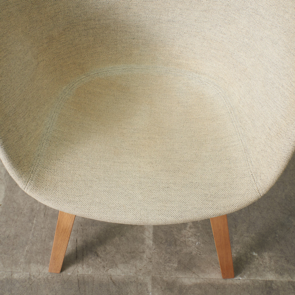 ABOUT A CHAIR アバウト ア チェア