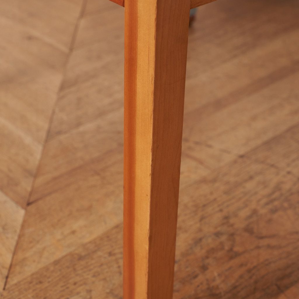 キャスター付きリビングテーブル