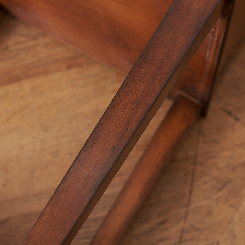 サイドテーブル