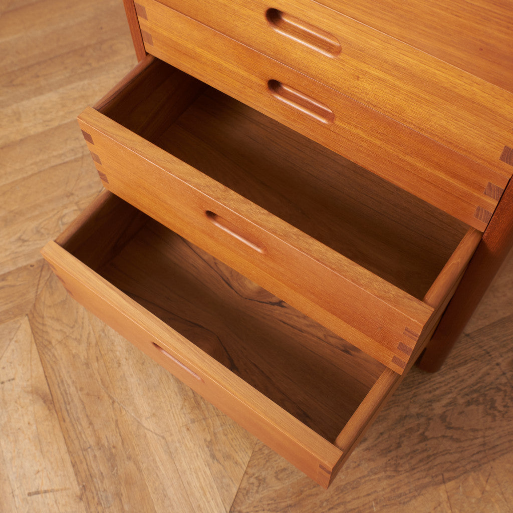 デンマークヴィンテージ チーク無垢材 ハイチェスト