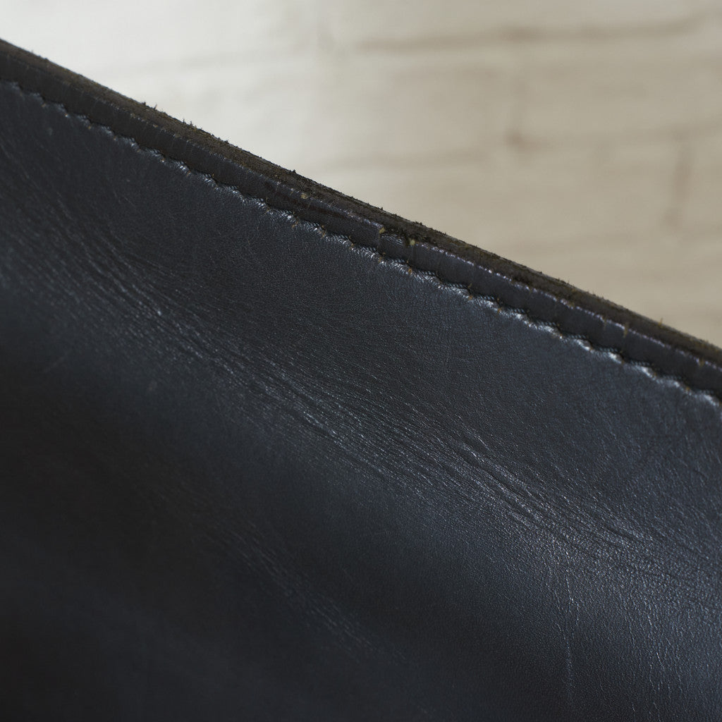 412 CAB アームレスチェア