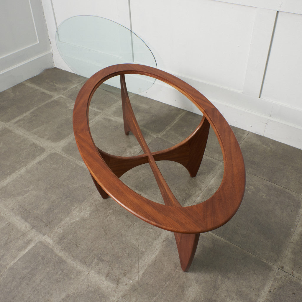 astro オーバルコーヒーテーブル