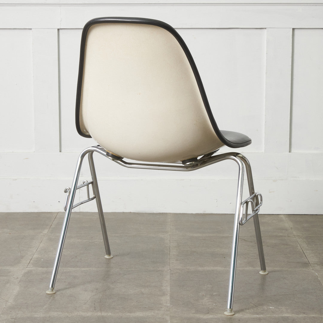 サイドシェルチェア スタッキングベース