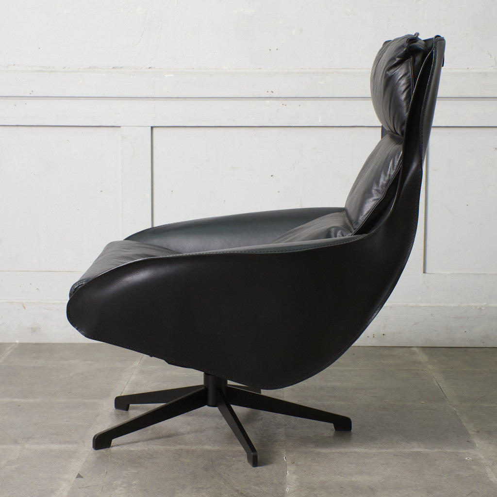 423 CAB ラウンジアームチェア