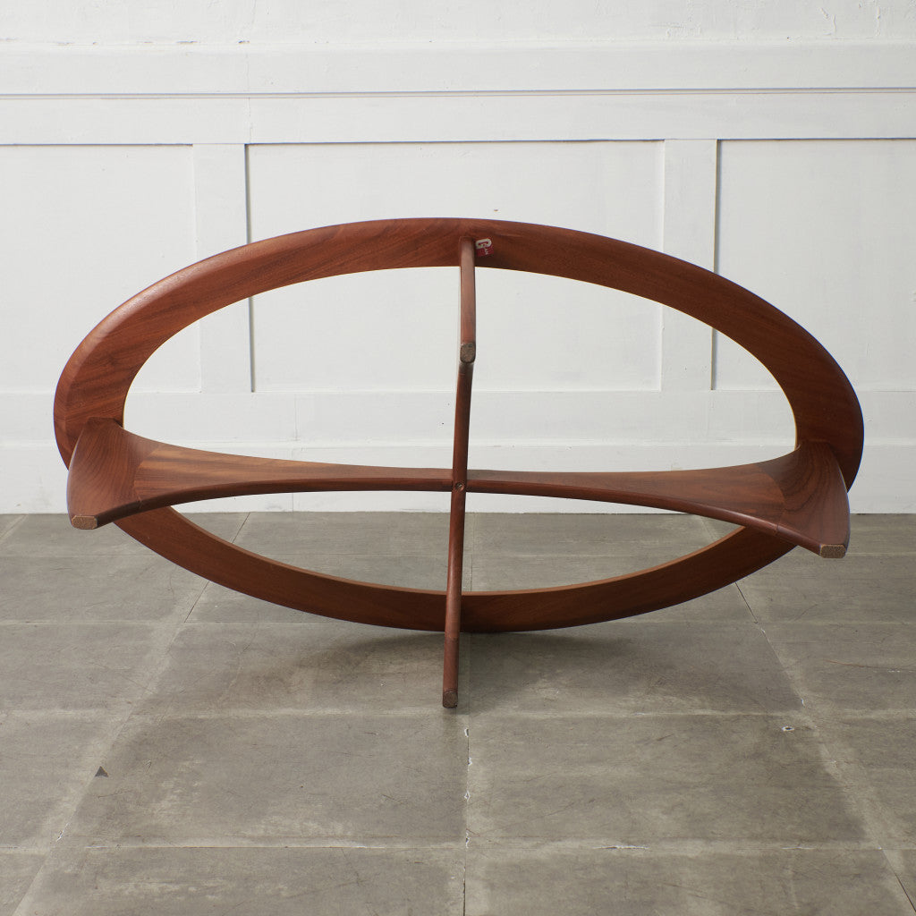 astro オーバルコーヒーテーブル