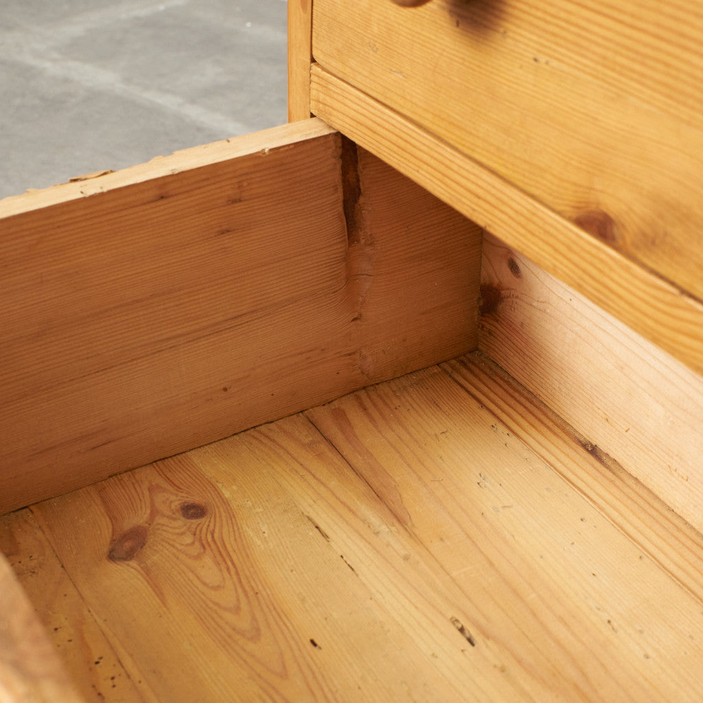 英国アンティーク パイン材チェスト