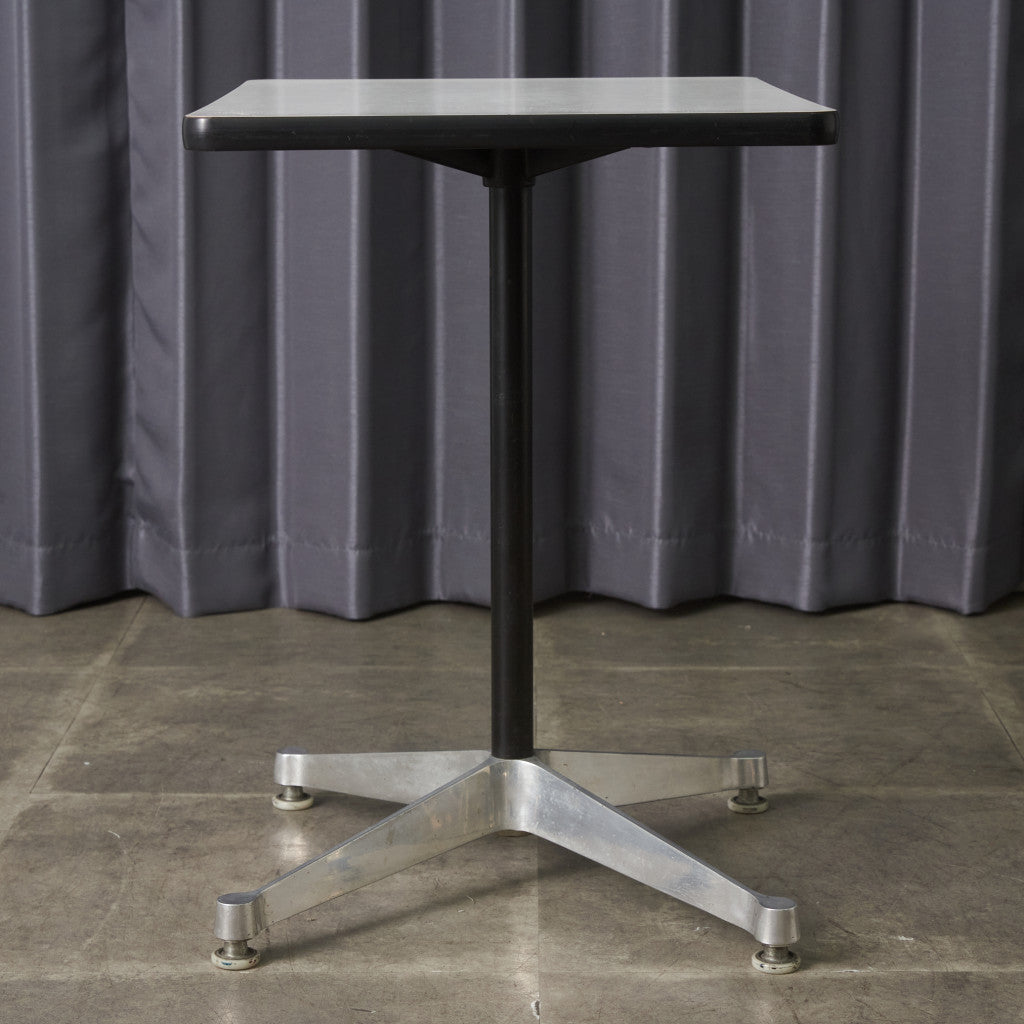 イームズ コントラクトベース テーブル