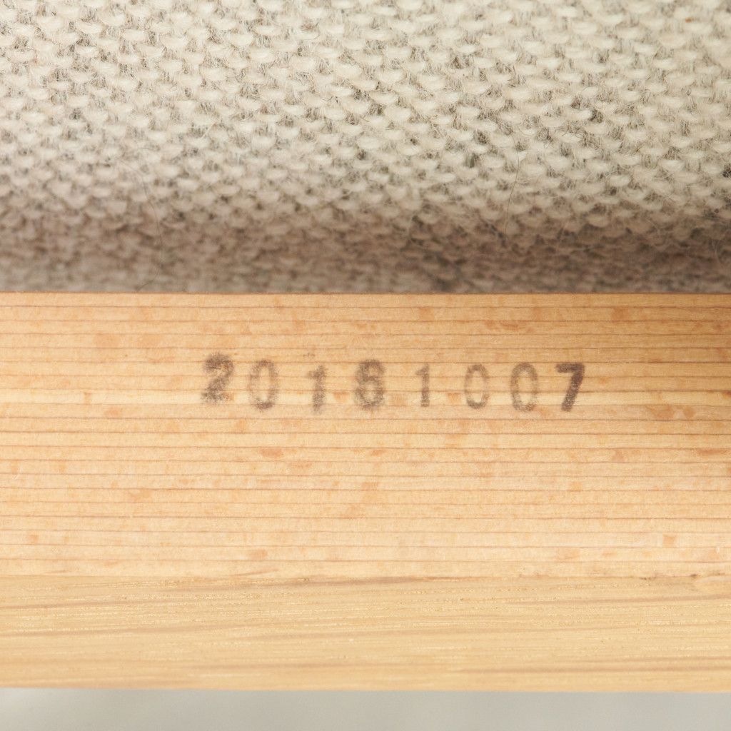 ABOUT A CHAIR アバウト ア チェア