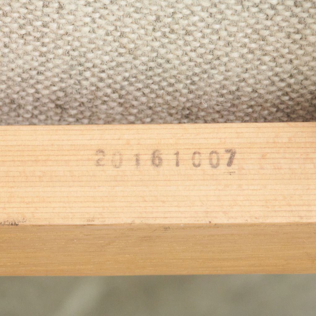 ABOUT A CHAIR アバウト ア チェア