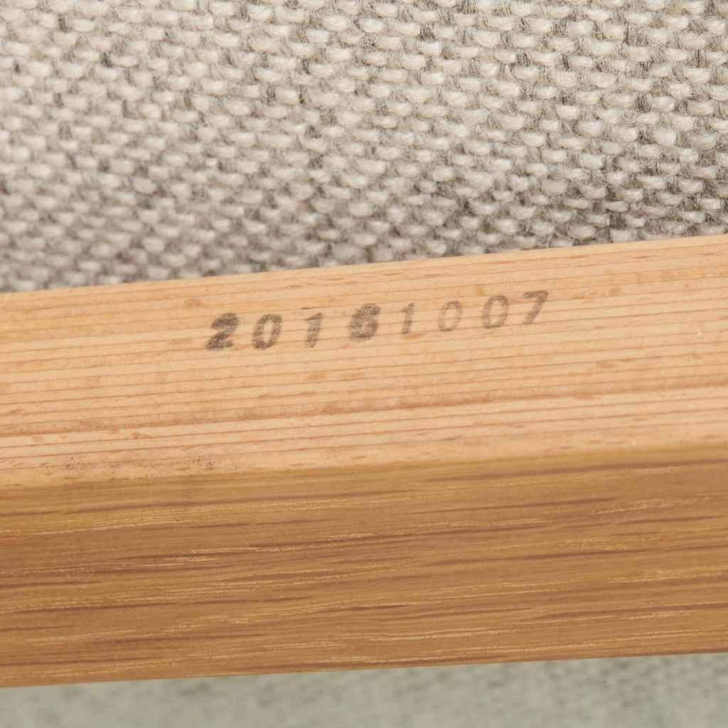 ABOUT A CHAIR アバウト ア チェア
