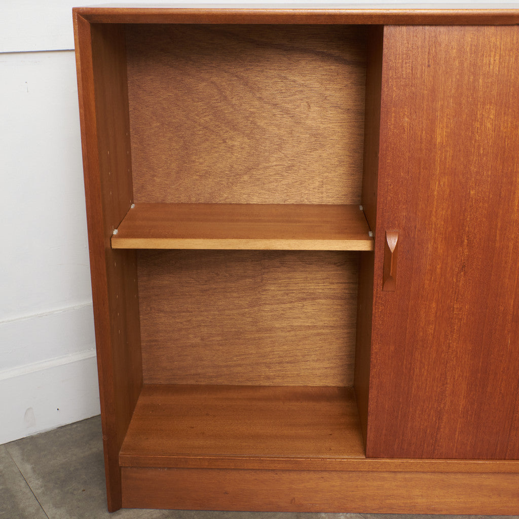 ヴィンテージ ガラスキャビネット