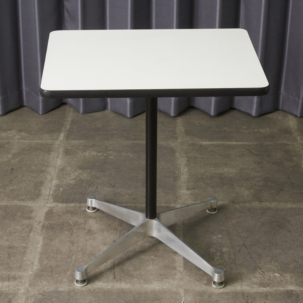 イームズ コントラクトベース テーブル