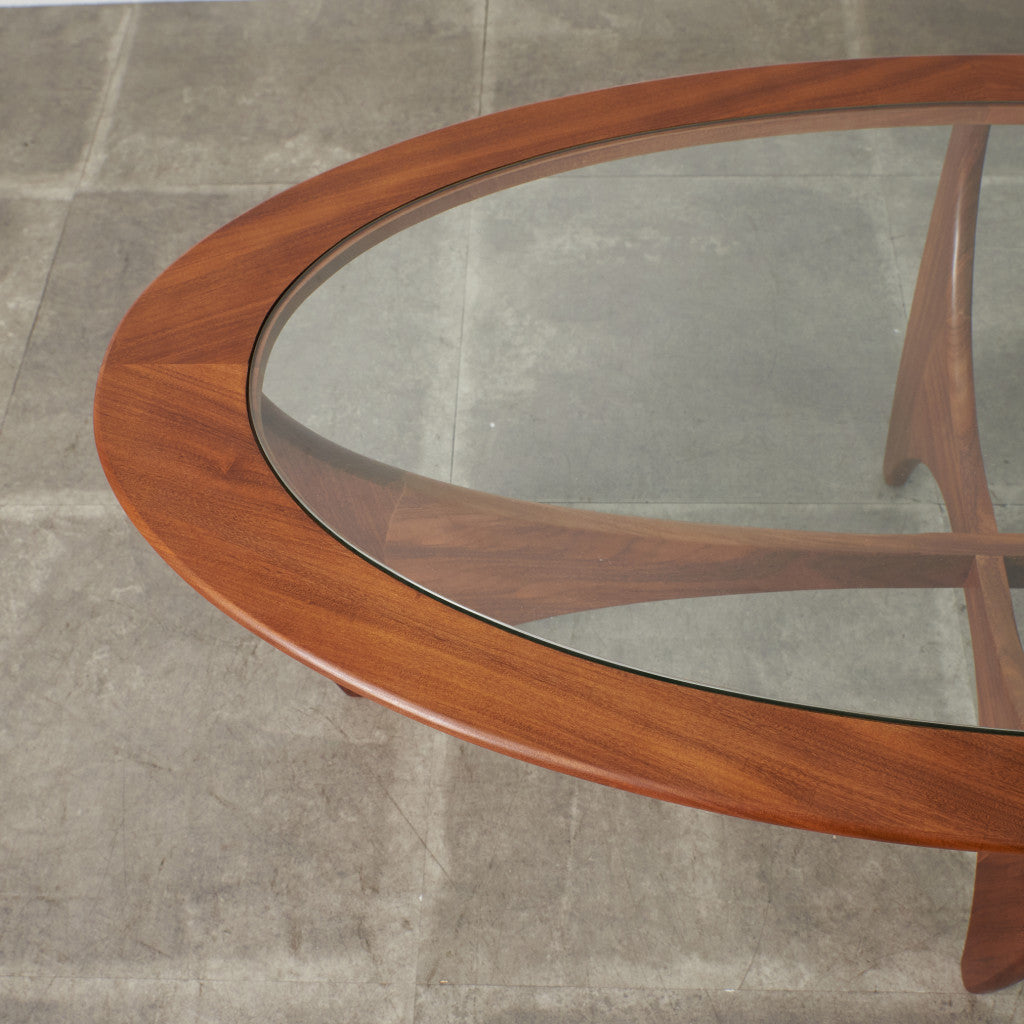 astro オーバルコーヒーテーブル