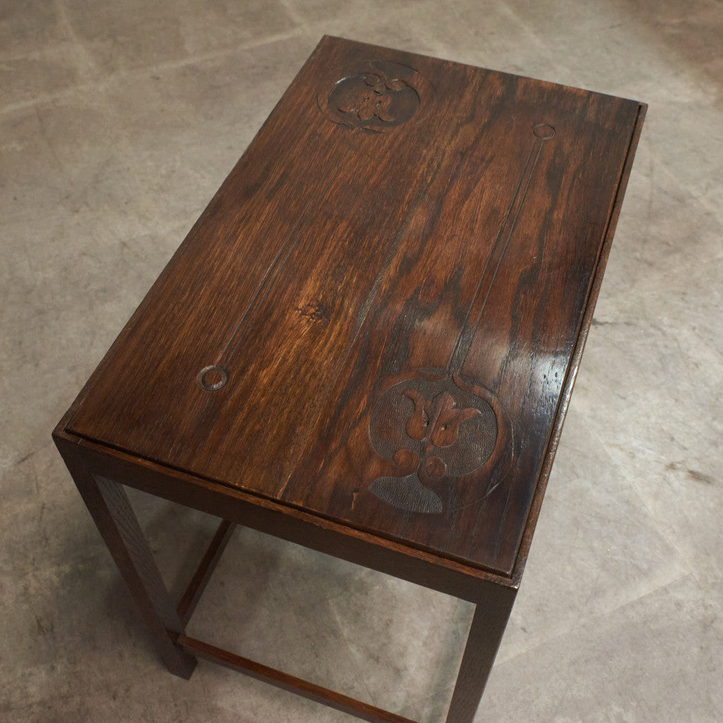 英国クラシック アーツアンドクラフツ様式 サイドテーブル