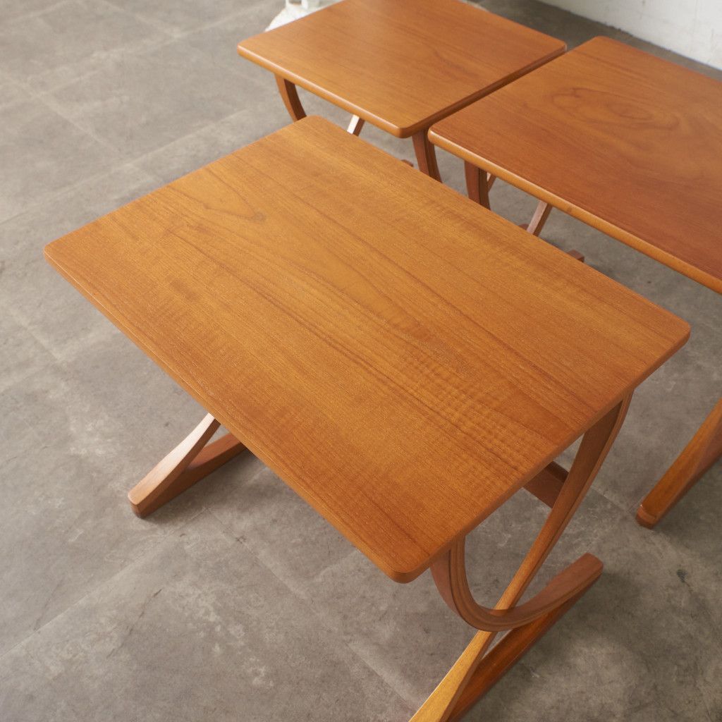 ネストテーブル